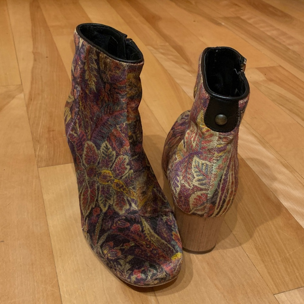 Hudson London Apisi Velvet Ankle Boots - Picture 2 of 3